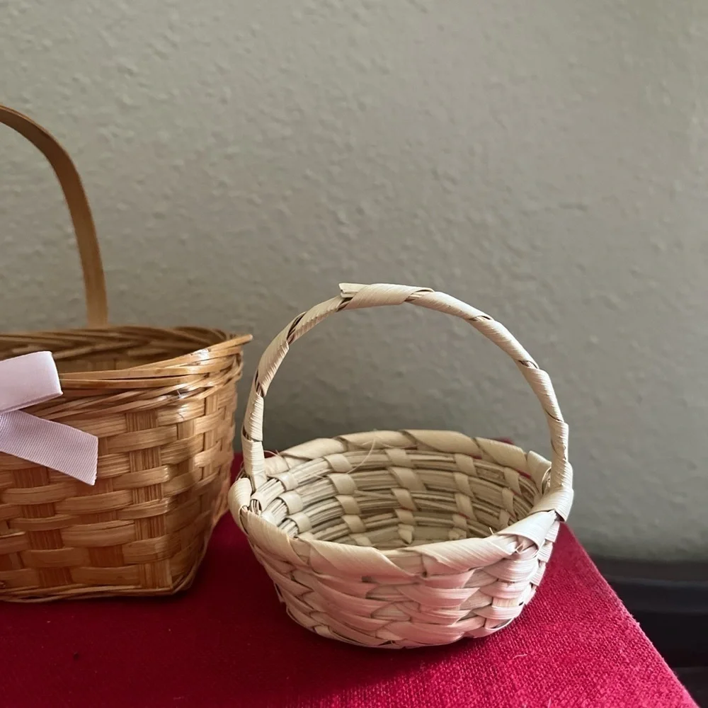 Four Sweet Little Baskets! Perfect to hang on pegs! Sizes 3” and 4”